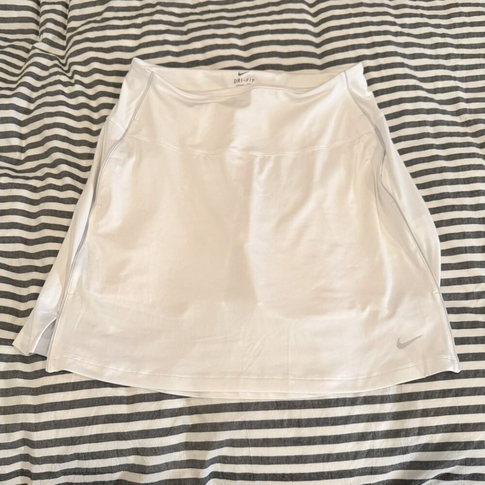 Nike Dri-FIT Skort Skirt with Built-in Shorts & Pockets | White | Large